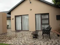 Rusty Estate - Self Catering Hotels in Witbank