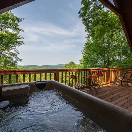 Cute Studio Cabin! Views! Private. Hot Tub. Relax!