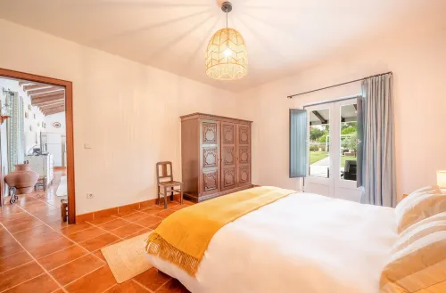 Refreshing poolside escape in Ponte de Sor - Wifi
