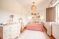 Refreshing poolside escape in Ponte de Sor - Wifi