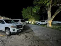 Hillcrest Motel - parking