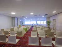 Novus City Hotel Hotels near Koukaki