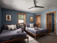 Hidden Cabin Retreat with Hot Tub in Lost City, WV Hotels in Hardy County