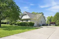 Loveland Luxury Getaway 4bdr