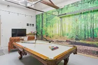 Mid Century Modern-5 min from I-5