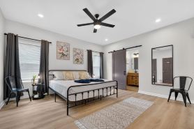 Lovely and Stylish Modern Home Near Downtown