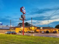 Days Inn & Suites by Wyndham Marshall Hotels in Marshall