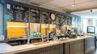 Arnos Manor Hotel - bar
