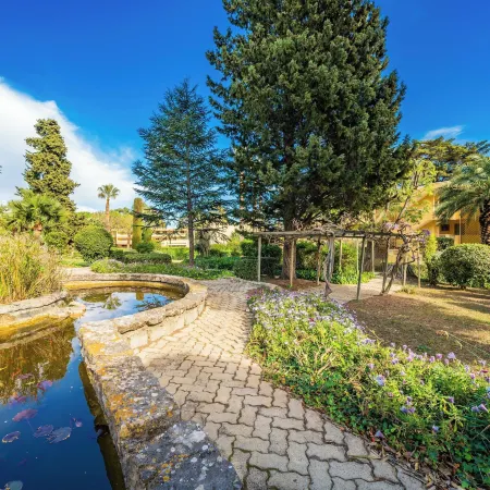Hello Côte d'Azur - Spacious Apartments at a 5 Min Walk from the Beach