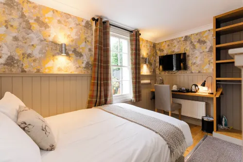 The Harbour Guest House - parking
