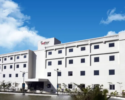 Red Fox by Lemon Tree Hotels, Dehradun Hotel a Dehradun