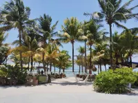 Noah Beach Hotel & Suites - Pemandangan Pantai