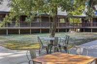 Shasta View Lodge - parking