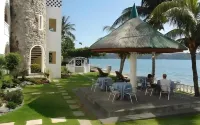 Squares Beachside Apartments