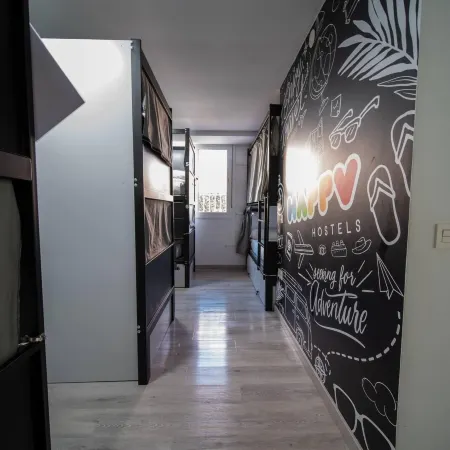 Be Happy Hostels