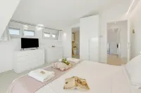 Villa Chimera White 16 with Pool & Gym -  Casas de vacaciones