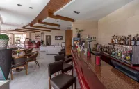 Cosmopolitan Hotel & Spa - bar