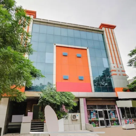 Pinky Hotel