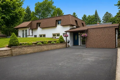 Large Home w/Huge Yard, Steps from the Lake - 3성급