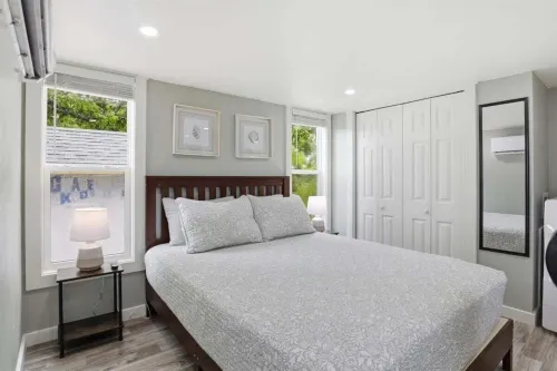 Lookout Tiny Home Near Marina, Dock Access & Dining - 2-Star