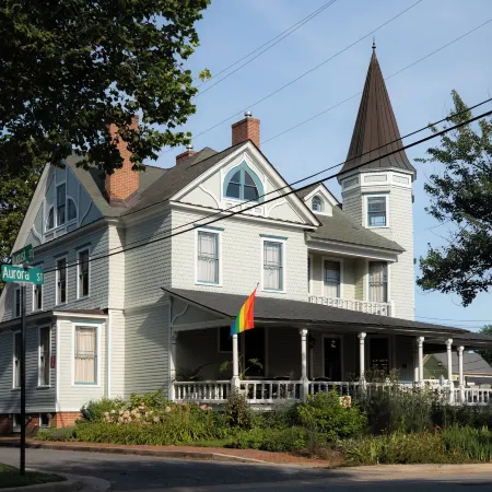 Hummingbird Inn