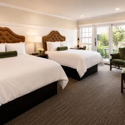 Wayside Inn Hotels near Carmel Beach