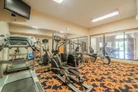 Days Inn & Suites by Wyndham Beeville - Gym