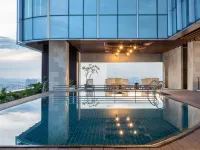Novotel Jakarta Pulomas - Infinity Pools