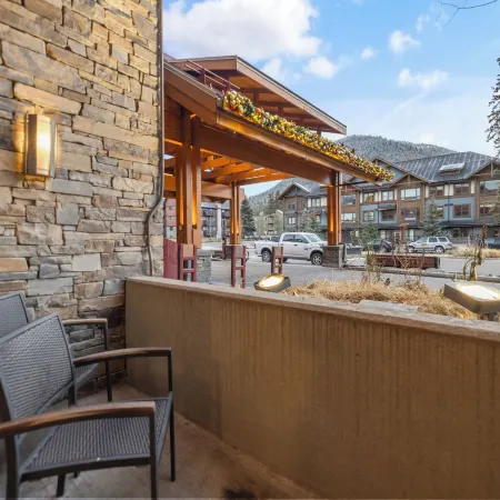 Moose Hotel and Suites
