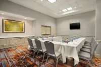 Hilton Garden Inn New Orleans Convention Center - parcheggio