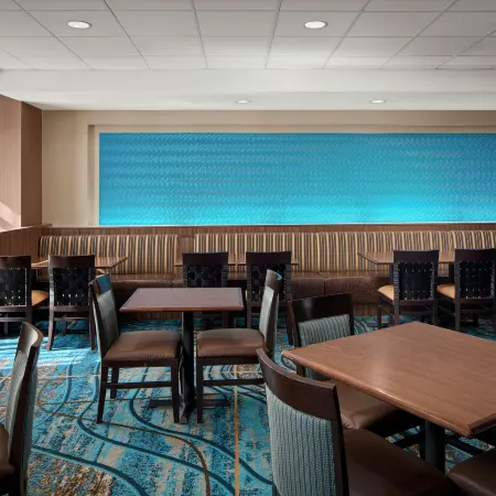 Fairfield Inn & Suites Easton