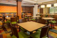 Fairfield Inn & Suites Wilson - breakfast