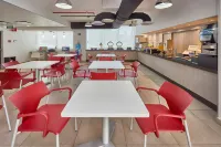 City Express Junior by Marriott Toluca Zona Industrial - breakfast