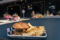 The Virginian Lodge - breakfast