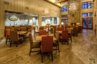 Black Fox Lodge Pigeon Forge, Tapestry Collection by Hilton - Breakfast