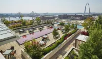 Four Seasons St. Louis - Pools