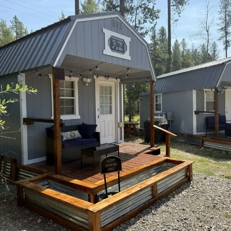 Casita 2, Tiny Home in Wood Area, 1 Mile From Glacier Entrance- 2 Guests