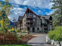 Creekside at Rundle Cliffs Lodge - 3 stelle