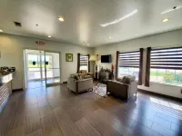 Super 8 by Wyndham Forney/East Dallas - Parkplatz