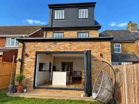 Luxury 5 Bed Detached Home, Countryside Views - Homestays