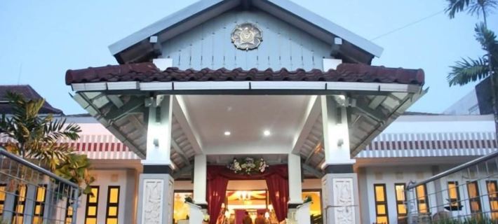 University Club Hotel UGM Hotels in Mlati
