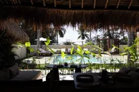 ANAIWA Boutique Hotel - Beach