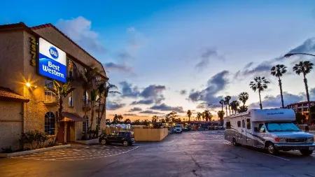 Best Western San Diego Pacific Beach/Mission Bay Отели рядом с достопримечательностью «Университет Калифорния, Сан-Диего»