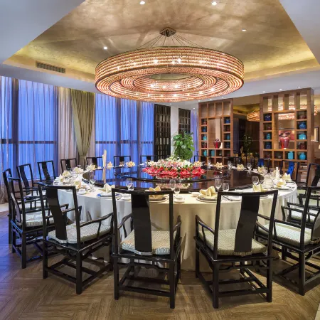 Crowne Plaza SANYA CITY CENTER by IHG Отели рядом с достопримечательностью «Первый Рынок»