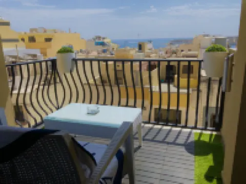 Sea View 2 Bed Apartment Close to Beach Hotels in Marsaskala