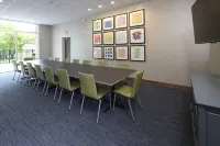 Holiday Inn Express & Suites Kalamazoo West Hôtels à : Oshtemo Township