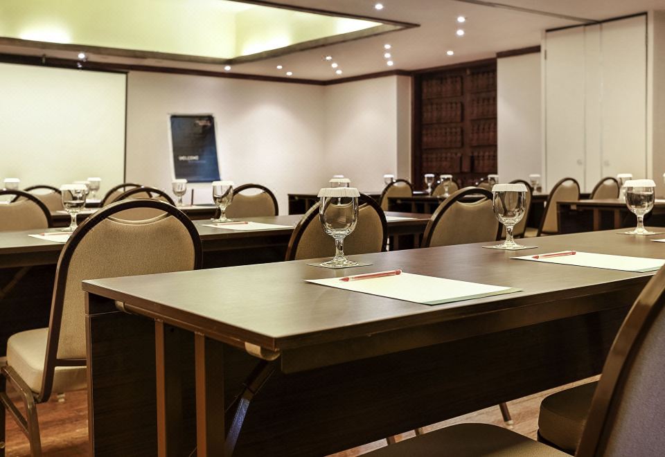 3. 노보텔 롬복 리..