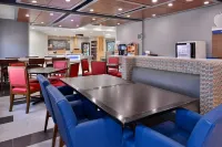 Holiday Inn Express & Suites North Kansas City Hotels in North Kansas City