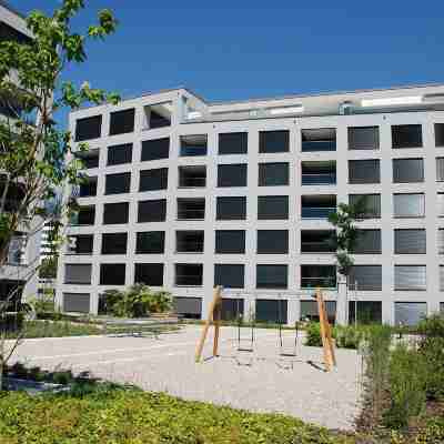 LaVille B-2-3 Hotel Exterior