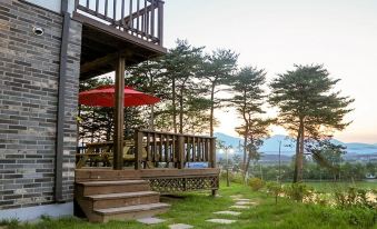 Yangyang Mono Tree Pension